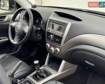 Белый Субару Форестер, объемом двигателя 2 л и пробегом 232 тыс. км за 7200 $, фото 3 на Automoto.ua