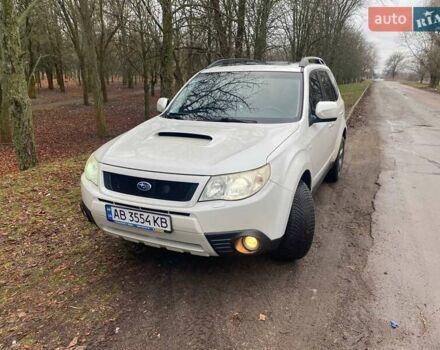 Белый Субару Форестер, объемом двигателя 2.5 л и пробегом 265 тыс. км за 8900 $, фото 3 на Automoto.ua
