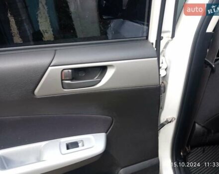Білий Субару Forester, об'ємом двигуна 2 л та пробігом 310 тис. км за 6500 $, фото 3 на Automoto.ua