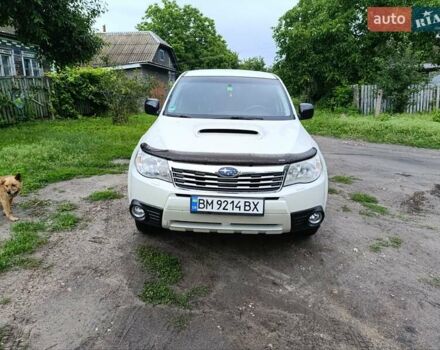 Белый Субару Форестер, объемом двигателя 2 л и пробегом 230 тыс. км за 10000 $, фото 3 на Automoto.ua