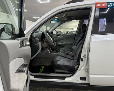 Белый Субару Форестер, объемом двигателя 1.99 л и пробегом 249 тыс. км за 8900 $, фото 16 на Automoto.ua