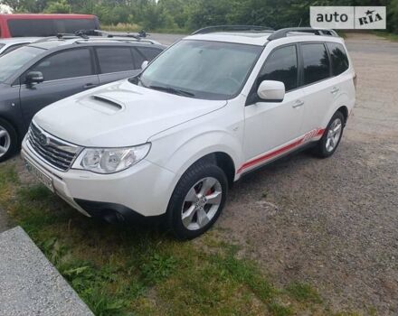 Білий Субару Forester, об'ємом двигуна 2 л та пробігом 290 тис. км за 9900 $, фото 1 на Automoto.ua