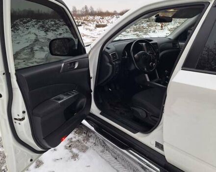 Белый Субару Форестер, объемом двигателя 1.99 л и пробегом 273 тыс. км за 8500 $, фото 4 на Automoto.ua