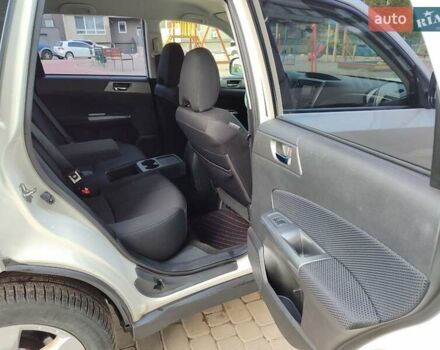 Білий Субару Forester, об'ємом двигуна 2 л та пробігом 246 тис. км за 7850 $, фото 43 на Automoto.ua