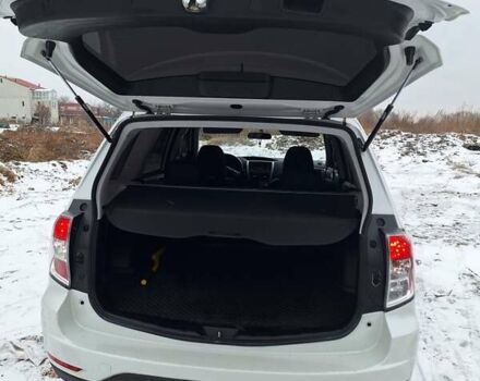 Белый Субару Форестер, объемом двигателя 1.99 л и пробегом 273 тыс. км за 8500 $, фото 8 на Automoto.ua