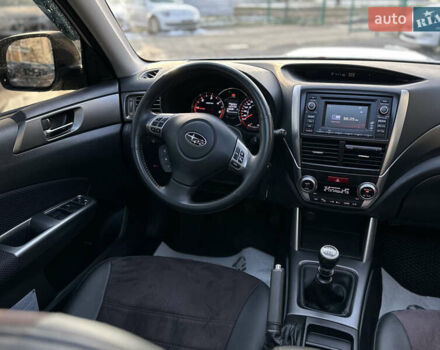 Білий Субару Forester, об'ємом двигуна 2 л та пробігом 203 тис. км за 10150 $, фото 27 на Automoto.ua