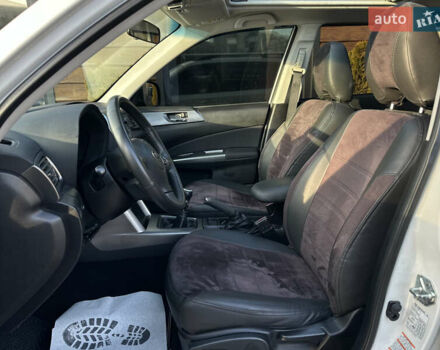 Білий Субару Forester, об'ємом двигуна 2 л та пробігом 203 тис. км за 10150 $, фото 20 на Automoto.ua
