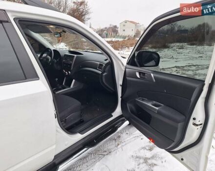 Белый Субару Форестер, объемом двигателя 1.99 л и пробегом 273 тыс. км за 8500 $, фото 6 на Automoto.ua