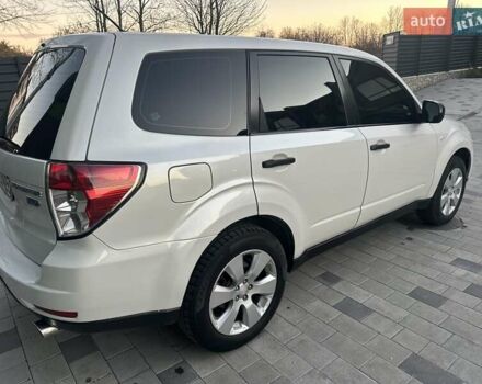 Белый Субару Форестер, объемом двигателя 2 л и пробегом 257 тыс. км за 8900 $, фото 2 на Automoto.ua