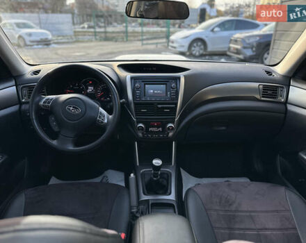 Білий Субару Forester, об'ємом двигуна 2 л та пробігом 203 тис. км за 10150 $, фото 25 на Automoto.ua