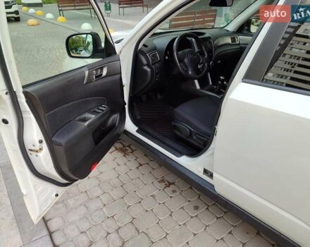 Білий Субару Forester, об'ємом двигуна 2 л та пробігом 246 тис. км за 7850 $, фото 52 на Automoto.ua