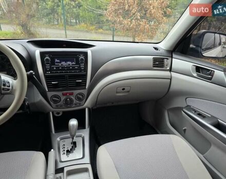 Білий Субару Forester, об'ємом двигуна 2.5 л та пробігом 232 тис. км за 9499 $, фото 35 на Automoto.ua