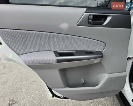 Білий Субару Forester, об'ємом двигуна 2.5 л та пробігом 232 тис. км за 9499 $, фото 37 на Automoto.ua
