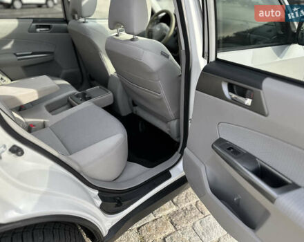 Білий Субару Forester, об'ємом двигуна 2.46 л та пробігом 194 тис. км за 9750 $, фото 39 на Automoto.ua