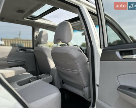 Білий Субару Forester, об'ємом двигуна 2.46 л та пробігом 194 тис. км за 9750 $, фото 41 на Automoto.ua