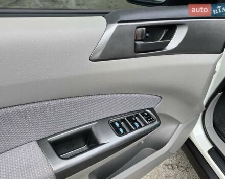 Білий Субару Forester, об'ємом двигуна 2.5 л та пробігом 232 тис. км за 9499 $, фото 18 на Automoto.ua