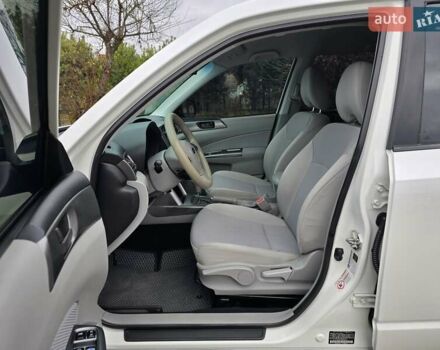 Білий Субару Forester, об'ємом двигуна 2.5 л та пробігом 232 тис. км за 9499 $, фото 20 на Automoto.ua
