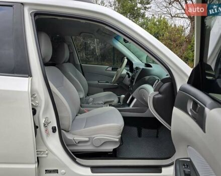 Білий Субару Forester, об'ємом двигуна 2.5 л та пробігом 232 тис. км за 9499 $, фото 44 на Automoto.ua