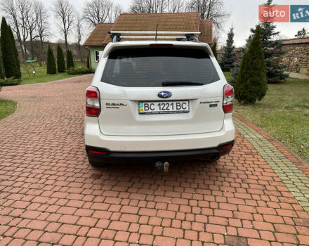 Белый Субару Форестер, объемом двигателя 2 л и пробегом 200 тыс. км за 9500 $, фото 3 на Automoto.ua