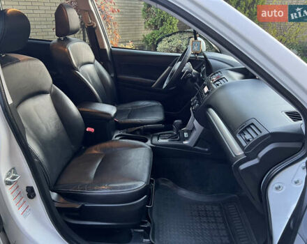 Белый Субару Форестер, объемом двигателя 2.5 л и пробегом 96 тыс. км за 20000 $, фото 4 на Automoto.ua