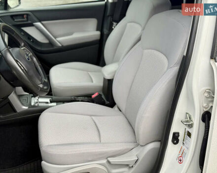 Белый Субару Форестер, объемом двигателя 2.46 л и пробегом 202 тыс. км за 12400 $, фото 9 на Automoto.ua