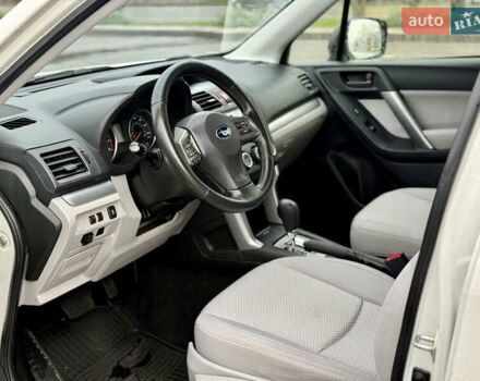 Белый Субару Форестер, объемом двигателя 2.46 л и пробегом 202 тыс. км за 12400 $, фото 8 на Automoto.ua