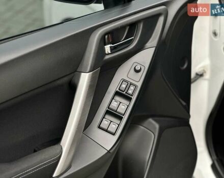 Белый Субару Форестер, объемом двигателя 1.99 л и пробегом 308 тыс. км за 9407 $, фото 9 на Automoto.ua