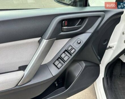 Білий Субару Forester, об'ємом двигуна 2.5 л та пробігом 260 тис. км за 12500 $, фото 24 на Automoto.ua