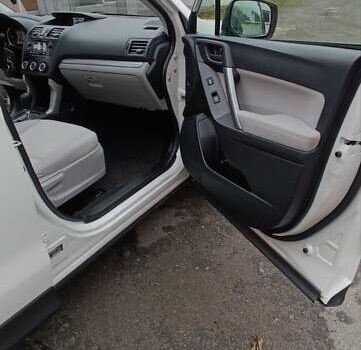 Белый Субару Форестер, объемом двигателя 2.5 л и пробегом 108 тыс. км за 12500 $, фото 9 на Automoto.ua