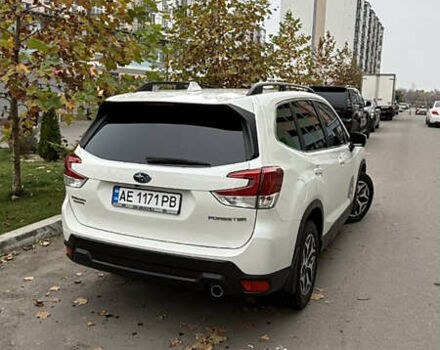 Белый Субару Форестер, объемом двигателя 2 л и пробегом 52 тыс. км за 27900 $, фото 2 на Automoto.ua