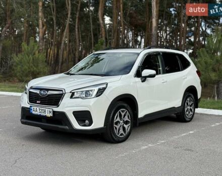 Белый Субару Форестер, объемом двигателя 2 л и пробегом 106 тыс. км за 27000 $, фото 1 на Automoto.ua