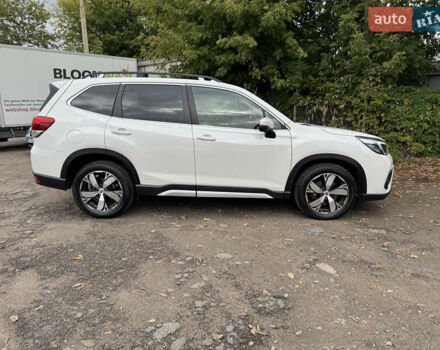 Білий Субару Forester, об'ємом двигуна 2.5 л та пробігом 59 тис. км за 30000 $, фото 3 на Automoto.ua