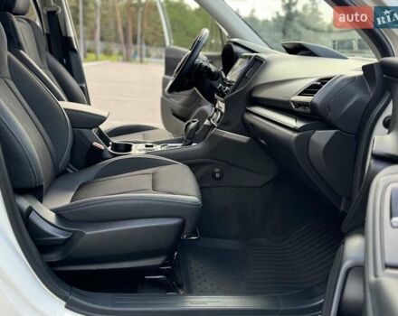 Белый Субару Форестер, объемом двигателя 2 л и пробегом 106 тыс. км за 27000 $, фото 73 на Automoto.ua