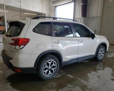 Белый Субару Форестер, объемом двигателя 2.5 л и пробегом 40 тыс. км за 15000 $, фото 3 на Automoto.ua