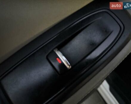 Белый Субару Форестер, объемом двигателя 2.5 л и пробегом 19 тыс. км за 16999 $, фото 60 на Automoto.ua