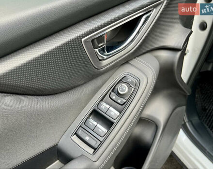 Белый Субару Форестер, объемом двигателя 2 л и пробегом 51 тыс. км за 27999 $, фото 16 на Automoto.ua