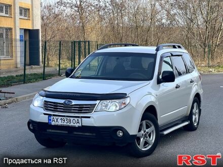 Білий Субару Forester, об'ємом двигуна 2 л та пробігом 246 тис. км за 7900 $, фото 1 на Automoto.ua