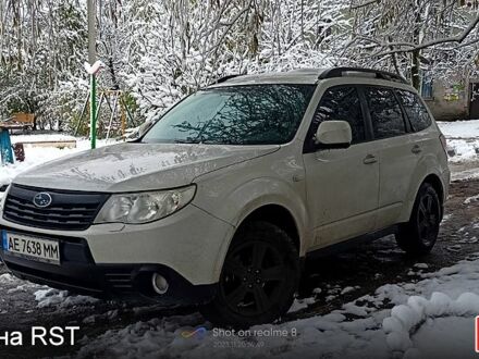 Білий Субару Forester, об'ємом двигуна 2 л та пробігом 250 тис. км за 8000 $, фото 1 на Automoto.ua