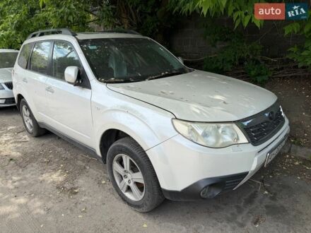 Білий Субару Forester, об'ємом двигуна 1.99 л та пробігом 149 тис. км за 6200 $, фото 1 на Automoto.ua