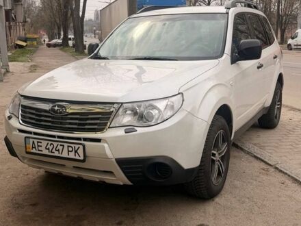 Білий Субару Forester, об'ємом двигуна 2 л та пробігом 250 тис. км за 8300 $, фото 1 на Automoto.ua