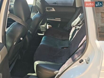 Белый Субару Форестер, объемом двигателя 2 л и пробегом 231 тыс. км за 8500 $, фото 1 на Automoto.ua