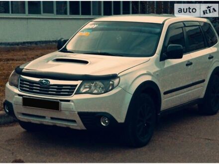 Субару Форестер 2009 в Черкассах на Automoto.ua Белый Субару Форестер, объемом двигателя 2 л и пробегом 300 тыс. км за 7400 $, фото 1 на Automoto.ua