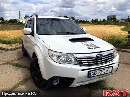 Белый Субару Форестер, объемом двигателя 2 л и пробегом 224 тыс. км за 7500 $, фото 1 на Automoto.ua