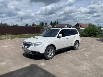 Білий Субару Forester, об'ємом двигуна 2 л та пробігом 256 тис. км за 8400 $, фото 1 на Automoto.ua