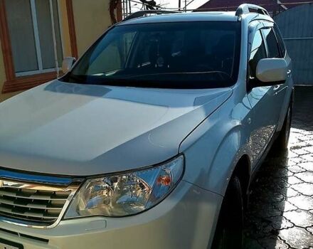 Белый Субару Форестер, объемом двигателя 2 л и пробегом 170 тыс. км за 9800 $, фото 1 на Automoto.ua