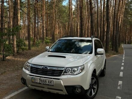 Білий Субару Forester, об'ємом двигуна 2.5 л та пробігом 140 тис. км за 10000 $, фото 1 на Automoto.ua