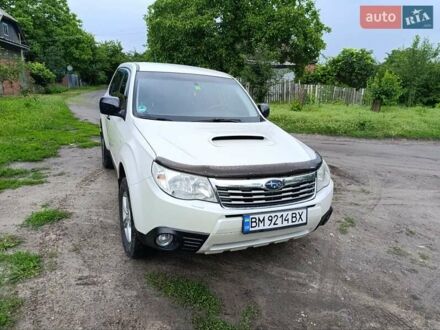 Белый Субару Форестер, объемом двигателя 2 л и пробегом 230 тыс. км за 10000 $, фото 1 на Automoto.ua