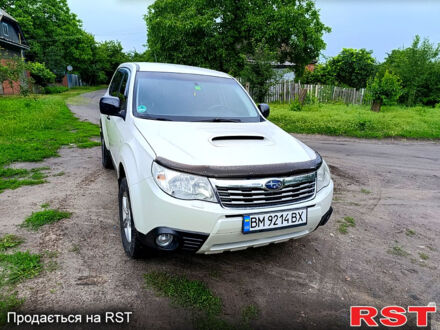Белый Субару Форестер, объемом двигателя 2 л и пробегом 230 тыс. км за 10000 $, фото 1 на Automoto.ua