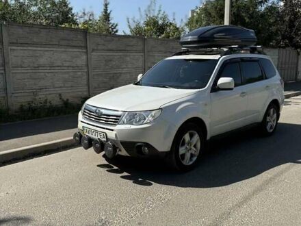 Белый Субару Форестер, объемом двигателя 1.99 л и пробегом 130 тыс. км за 10300 $, фото 1 на Automoto.ua