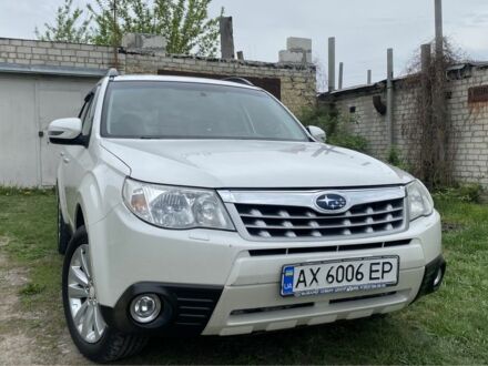 Білий Субару Forester, об'ємом двигуна 2.5 л та пробігом 268 тис. км за 11000 $, фото 1 на Automoto.ua